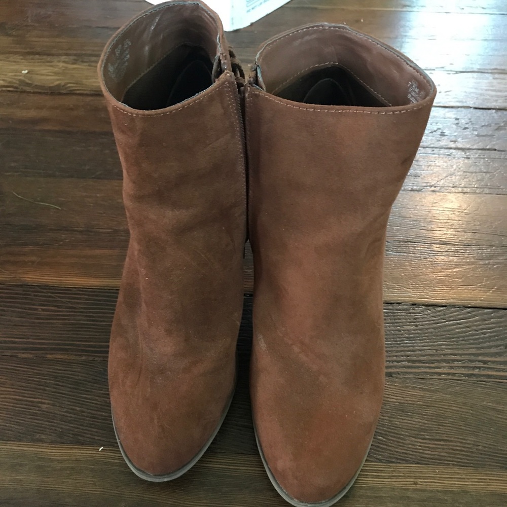 Chestnut booties